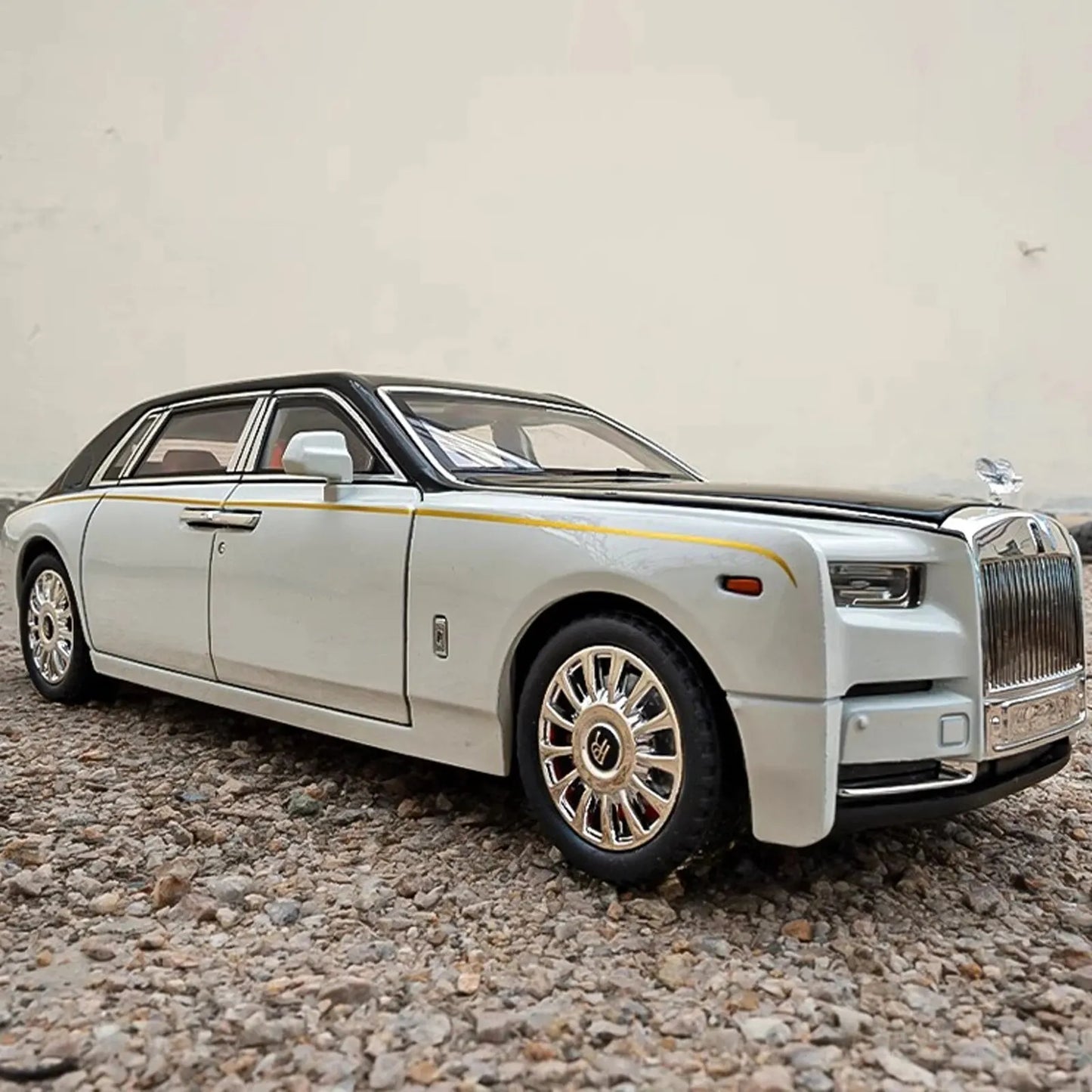 1:18 Scale Rolls Royce Phantom Diecast Zinc Alloy Car Model